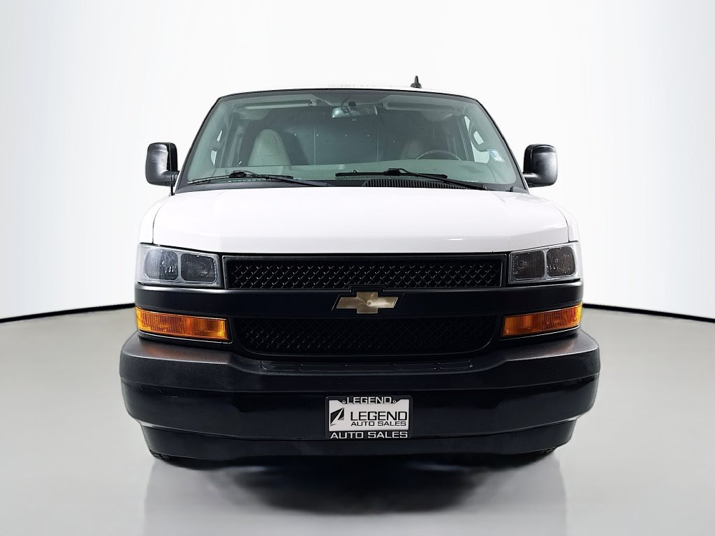 Used 2020 Chevrolet Express 2500 RWD image 3