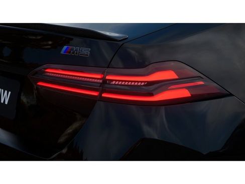 New 2027 BMW M5 image 8