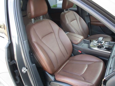 Used 2018 Audi Q7 3.0T Prestige w/ Prestige Package AWD/4WD image 27
