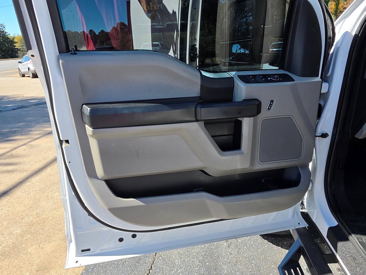 Used 2017 Ford F250 XL w/ Power Equipment Group AWD/4WD image 15
