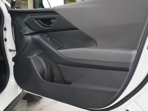 Used 2024 Subaru Crosstrek 2.0i Premium AWD/4WD image 9