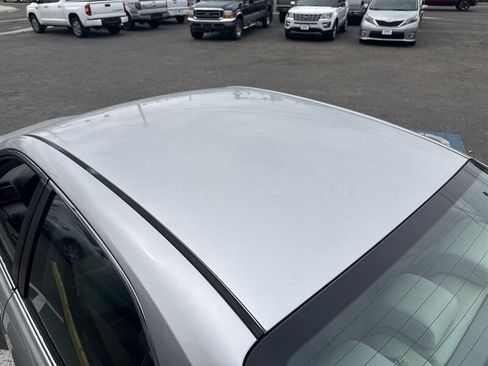 Used 2009 Toyota Camry LE FWD image 16