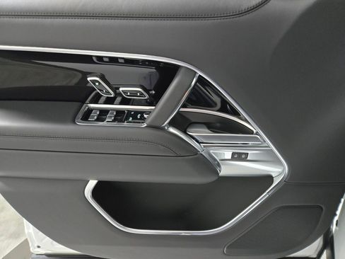 New 2026 Land Rover Range Rover Long Wheelbase SE image 22