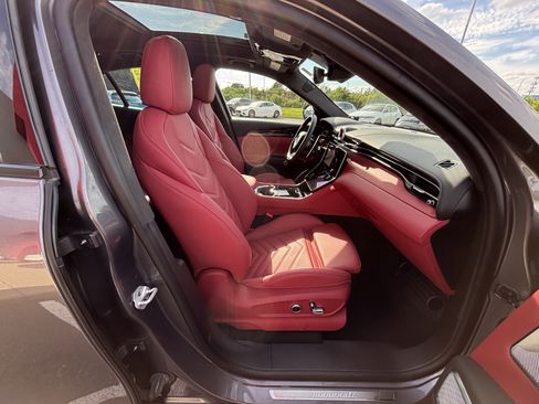 Used 2025 Maserati Grecale Folgore AWD/4WD image 35