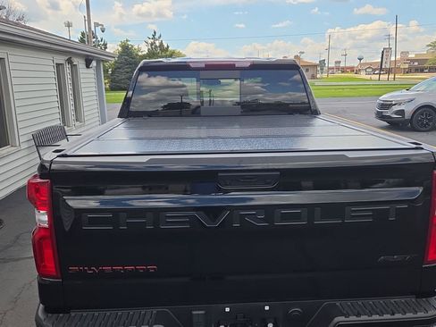Used 2022 Chevrolet Silverado 1500 RST w/ Redline Edition AWD/4WD image 7