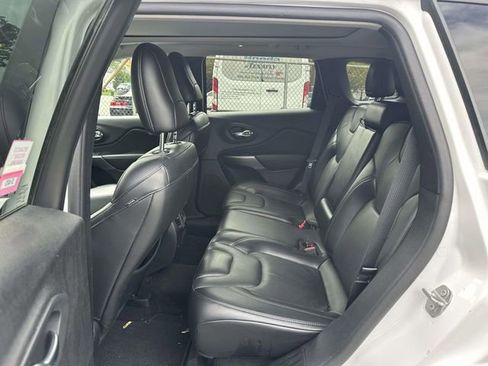 Used 2021 Jeep Cherokee Latitude Lux w/ Sun & Sound Group image 13