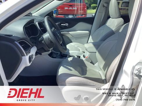 Used 2022 Jeep Cherokee Latitude Lux w/ Sun & Sound Group AWD/4WD image 20