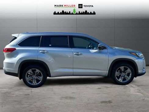 Certified 2019 Toyota Highlander Limited Platinum AWD/4WD image 6