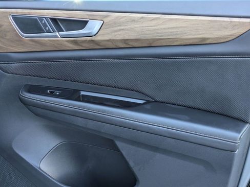 Used 2025 Volkswagen Atlas SE image 32