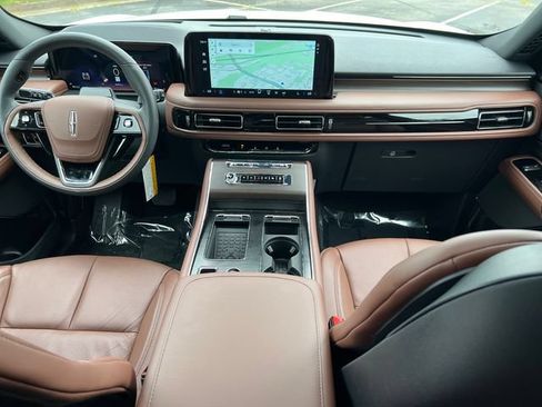 New 2026 Lincoln Aviator Reserve w/ Illumination Package RWD image 25