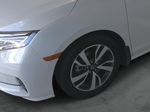 Used 2023 Honda Odyssey Touring image 7