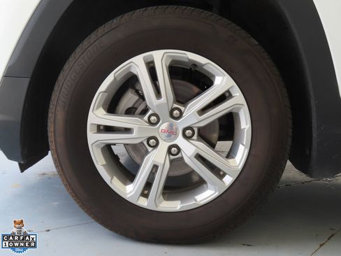 Used 2024 GMC Terrain SLE AWD/4WD image 28