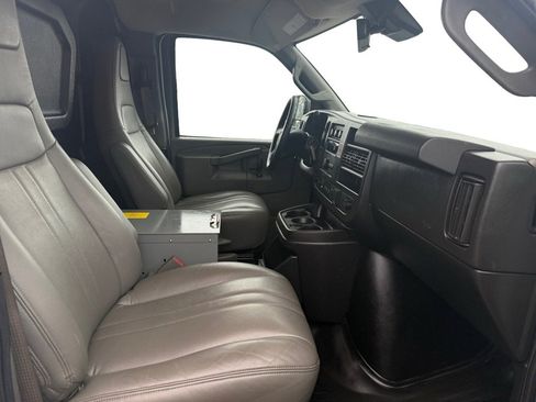 Used 2021 Chevrolet Express 2500 w/ Driver Convenience Package RWD image 12