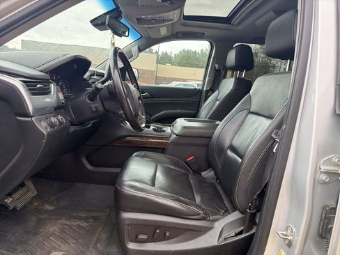 Used 2019 Chevrolet Suburban LT AWD/4WD image 15