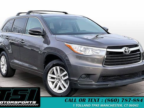 Used 2016 Toyota Highlander LE AWD/4WD image 11