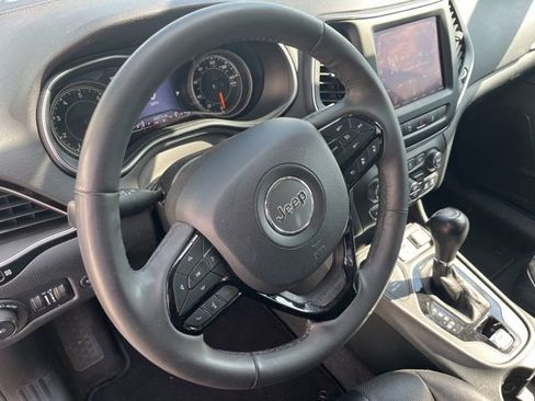 Used 2023 Jeep Cherokee Altitude Lux image 14