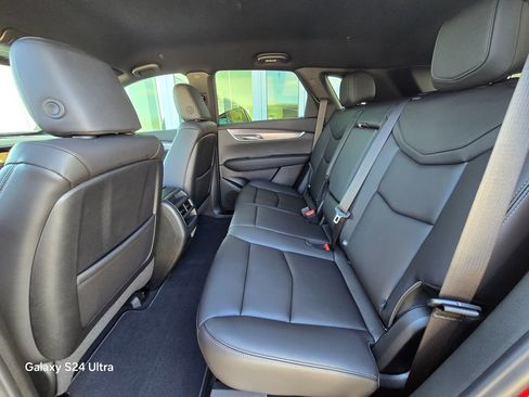 New 2026 Cadillac XT5 Luxury image 13
