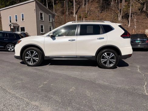 Used 2018 Nissan Rogue SL w/ Premium Package AWD/4WD image 8
