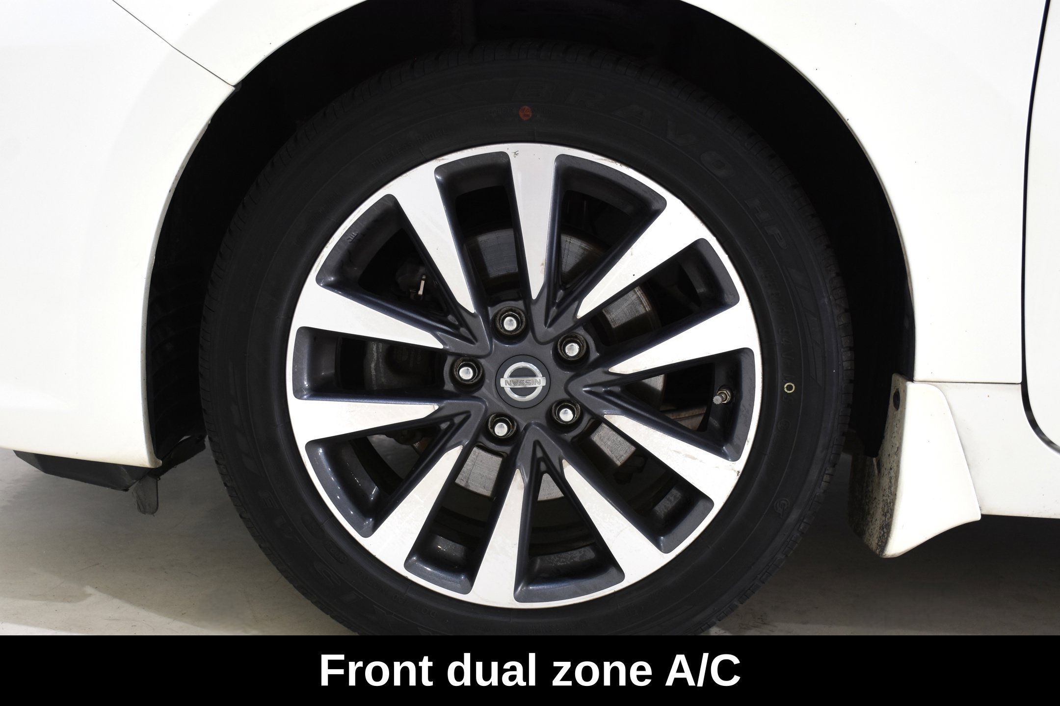 Used 2017 Nissan Altima 2.5 SL w/ 2.5 Technology Package FWD image 9