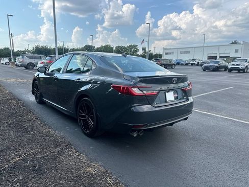 Used 2025 Toyota Camry SE FWD image 5