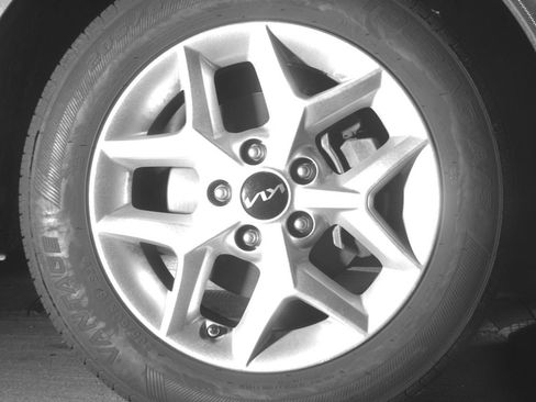 Used 2025 Kia Soul LX w/ LX Technology Package image 13