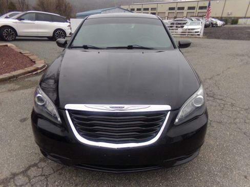 Used 2014 Chrysler 200 Limited w/ Sun/Sound Group image 2