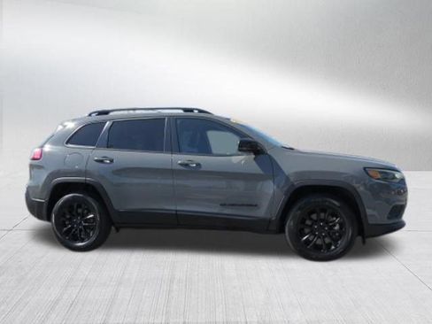 Used 2023 Jeep Cherokee Altitude Lux AWD/4WD image 2