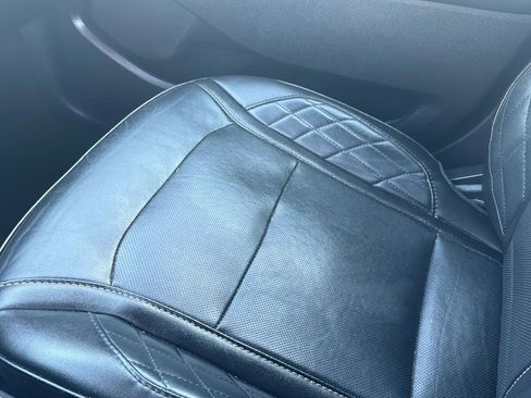 Used 2018 Ford Explorer Platinum image 21