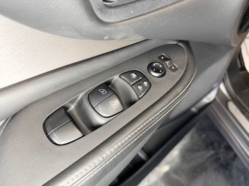 Used 2019 Nissan Murano SV AWD/4WD image 17