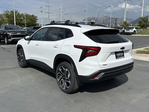 New 2026 Chevrolet Trax RS w/ Sunroof Package image 9