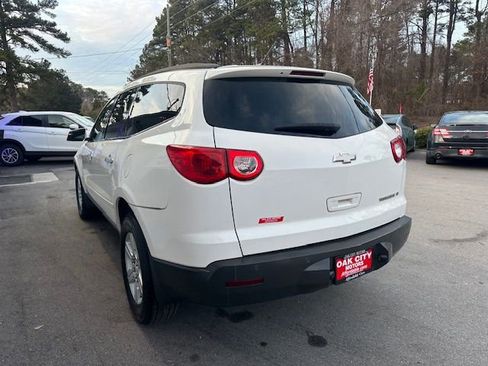 Used 2011 Chevrolet Traverse LT image 7
