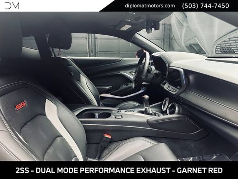 Used 2016 Chevrolet Camaro SS RWD image 19