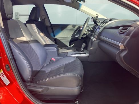 Used 2012 Toyota Camry SE image 29