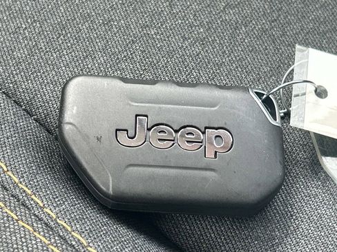 Used 2025 Jeep Wrangler Unlimited Sahara w/ Safety Group image 34