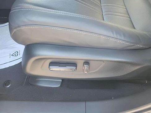 Used 2024 Honda HR-V EX-L image 16