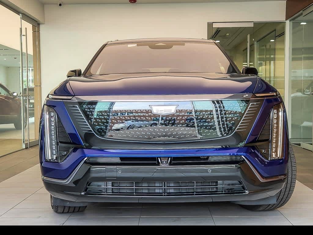 Certified 2026 Cadillac Vistiq Premium Luxury w/ LPO, Floor Liner Package AWD/4WD image 5