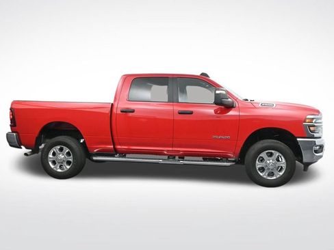 Used 2026 RAM 2500 Big Horn AWD/4WD image 4