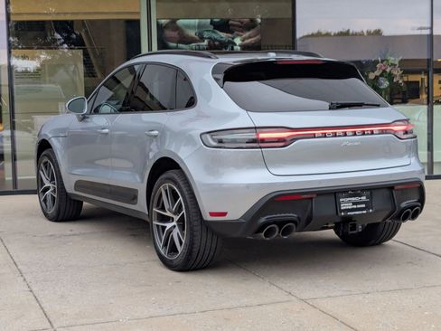 Certified 2026 Porsche Macan AWD/4WD image 3