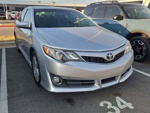 Used 2012 Toyota Camry SE image 4