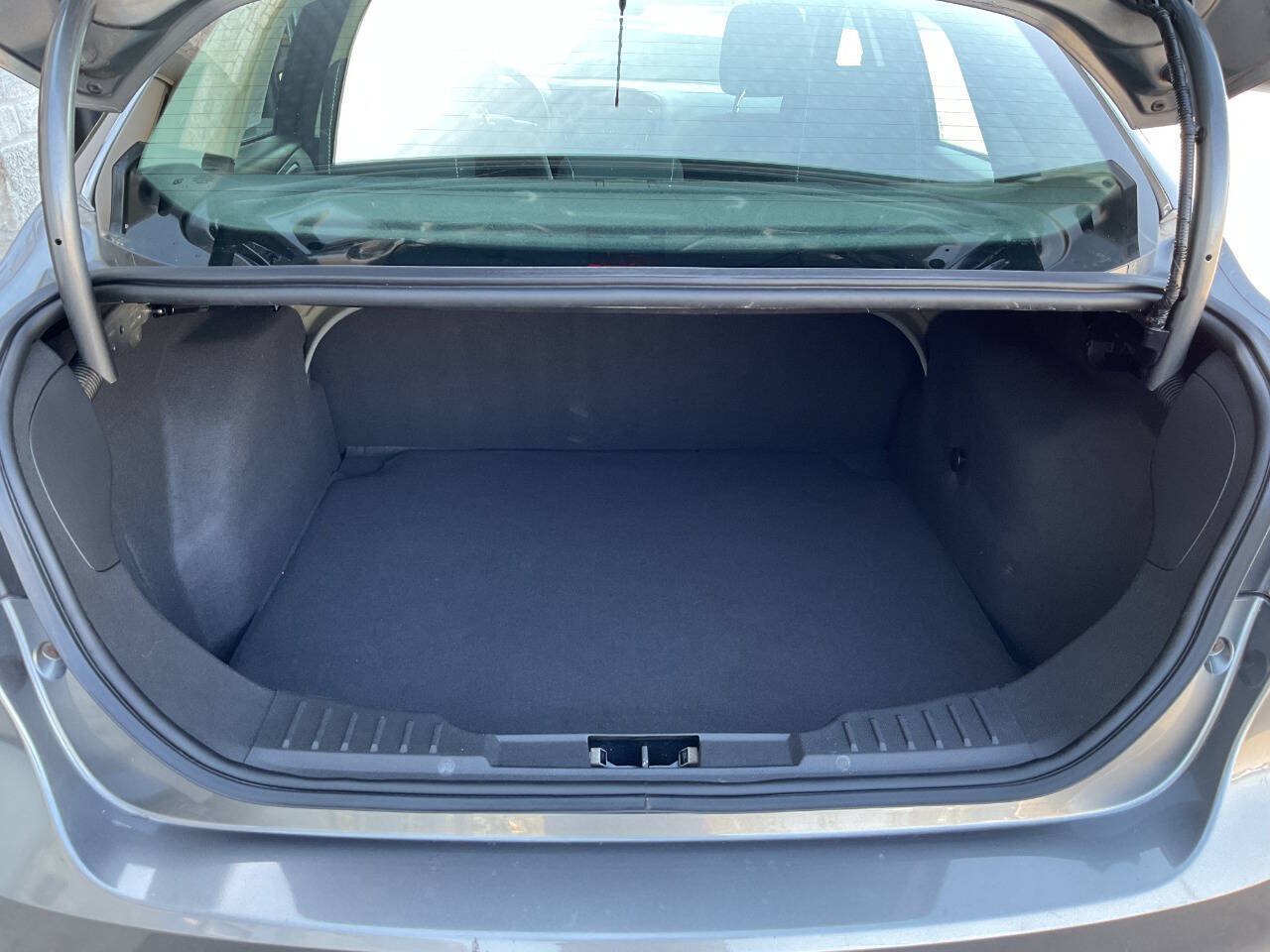 Used 2012 Ford Focus S FWD image 28