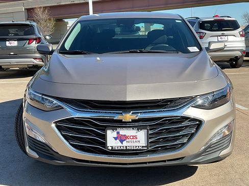 Used 2024 Chevrolet Malibu LT image 3