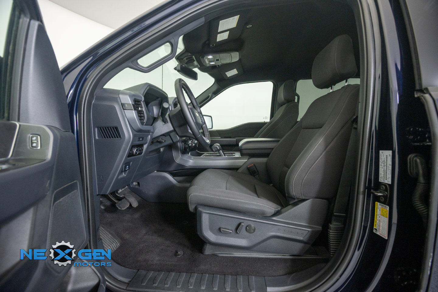 Used 2025 Ford F150 XLT w/ Equipment Group 302A MID AWD/4WD image 13