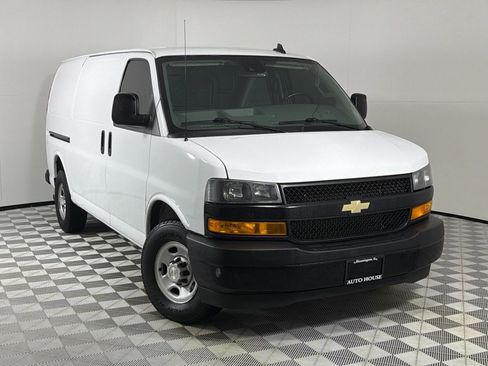 Used 2021 Chevrolet Express 2500 w/ Driver Convenience Package RWD image 2
