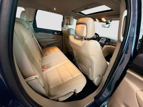 Used 2020 Jeep Grand Cherokee Limited image 27