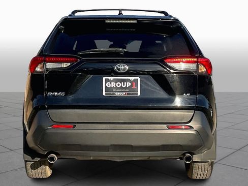 Used 2020 Toyota RAV4 LE image 5