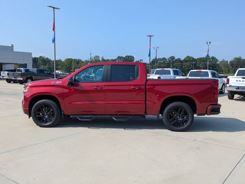 Used 2023 Chevrolet Silverado 1500 RST AWD/4WD image 2
