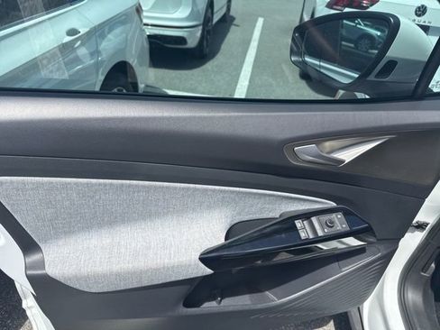 Used 2023 Volkswagen ID.4 2WD image 17