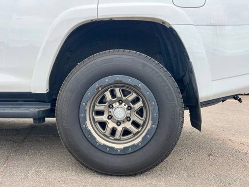 Used 2019 Toyota 4Runner TRD Off-Road AWD/4WD image 13