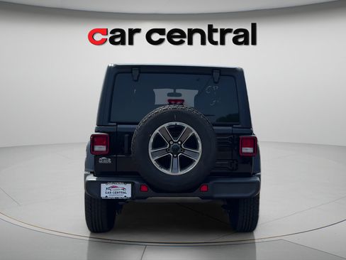Used 2021 Jeep Wrangler Unlimited Sahara w/ Cold Weather Group AWD/4WD image 4