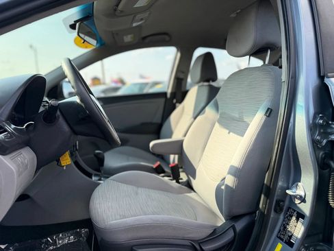 Used 2017 Hyundai Accent SE FWD image 13